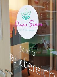 KhwanSiam-original-Thai-Massage-in-Halle-Wellness-Studio-und-Spa-Eingang-Studiobereich-Reich-der Sinne